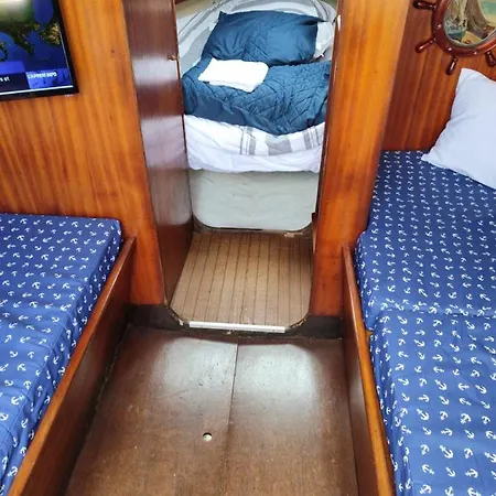 Bateau Nuit Atypique Sur Charmant Voilier Botel Le Havre
